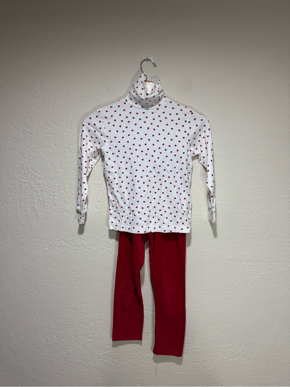 Vintage Heart Print Turtleneck Top & Red Velour / Velvet Pants - Size 7/8